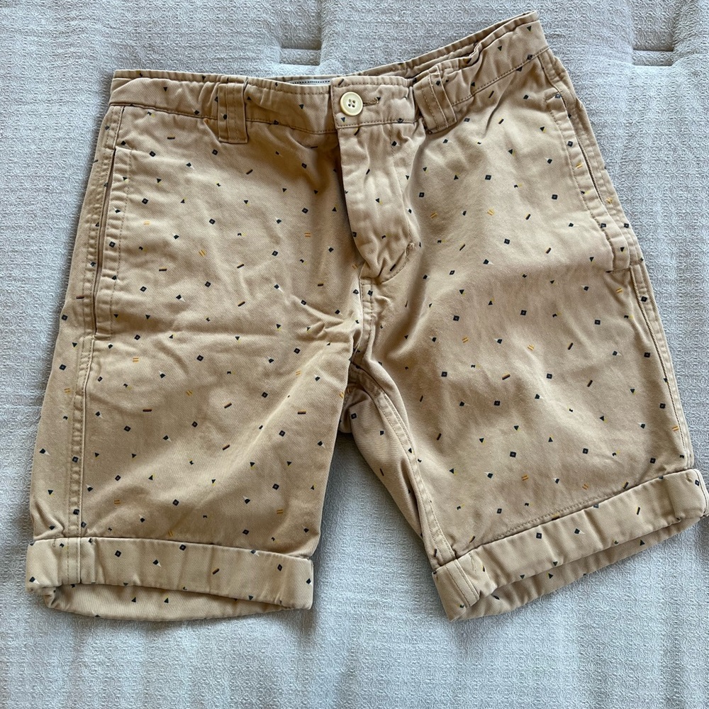 He academy brand Santiago short